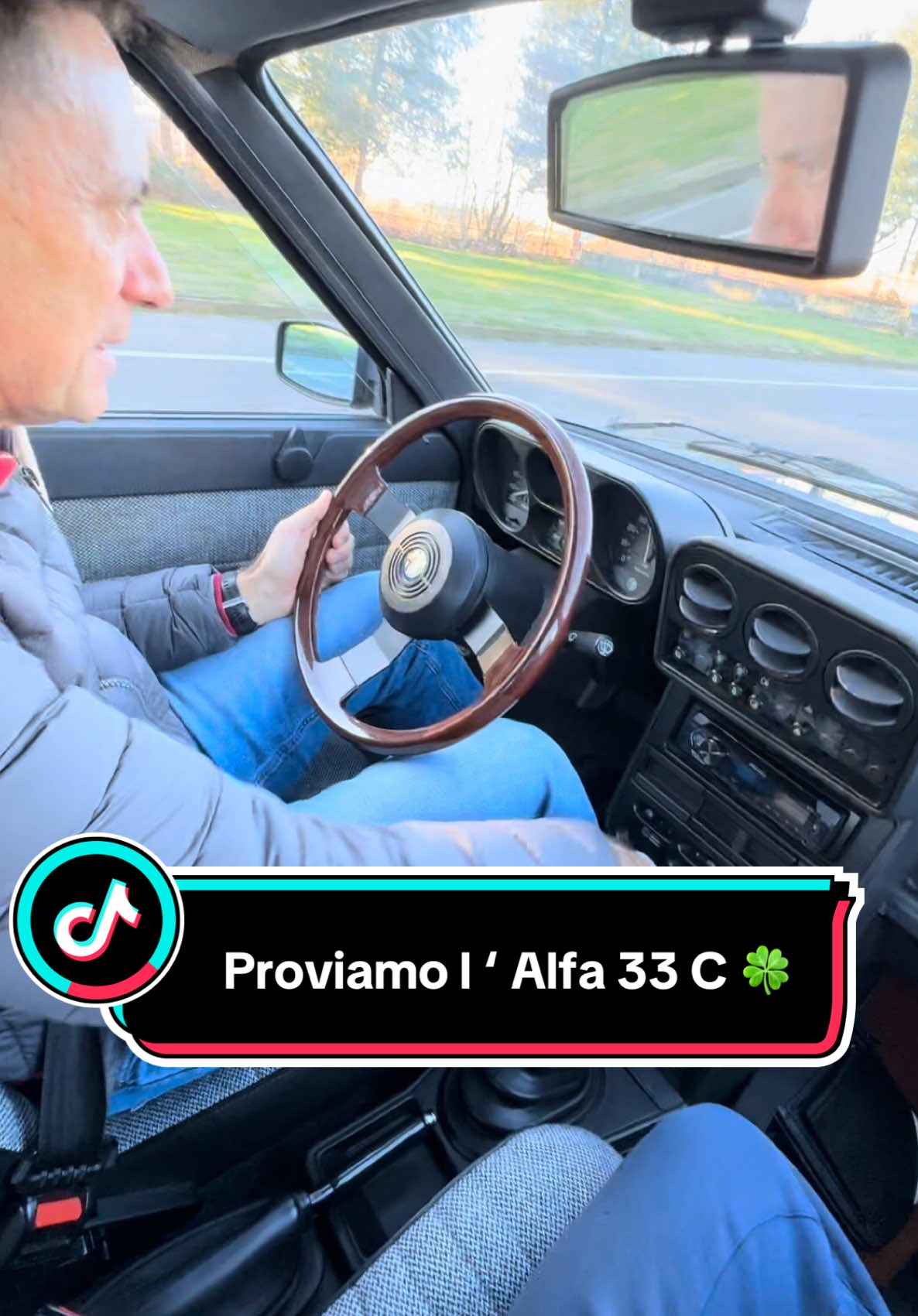 Alfa 33 C 1,5 quadrifoglio oro 1986 Provo Alfa 33 1.5 Quadrifoglio Oro (1490 cm³, 95 CV, 178 km/h) immatricolata nel 1986 !  Una piccola auto 5 porte per la famiglia scattante agile e con finiture molto dettagliate ! Grazie @Luigi Chirieleison complimenti per la tua meravigliosa Alfa 33 🍀 #alfa33 #alfa33quadrifogliooro #alfa33c #motoreboxer #alfisti #arese #alfaromeo #provaalfa33 #passioneruote #amicidelbialbero 