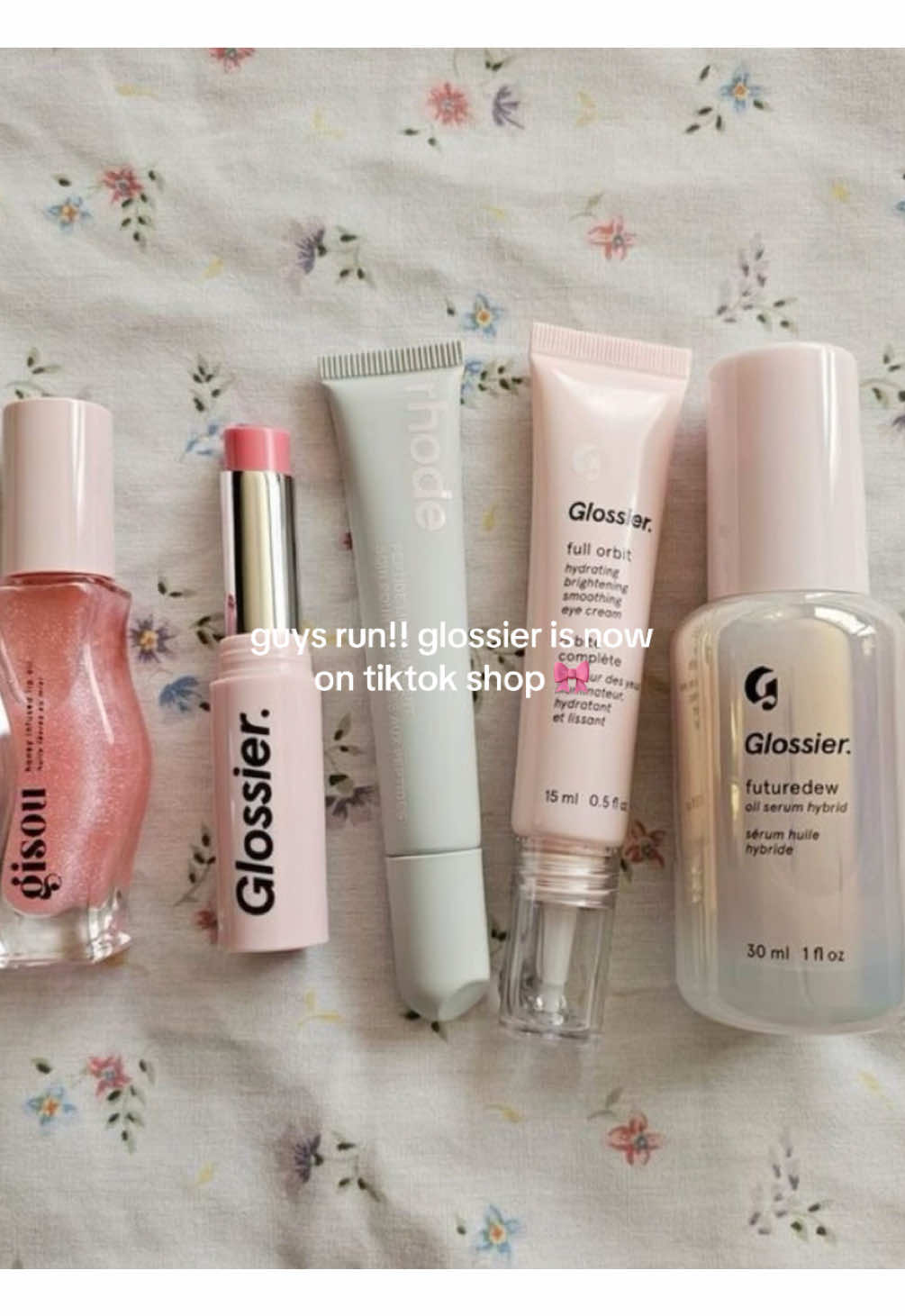 get it before it runs out! #glossier #tiktokshop #fyp #makeup #skincare #foryoupage #trendy #aesthetic #classy #girlhood #teenager #teeanger #uk #tiktokshop 