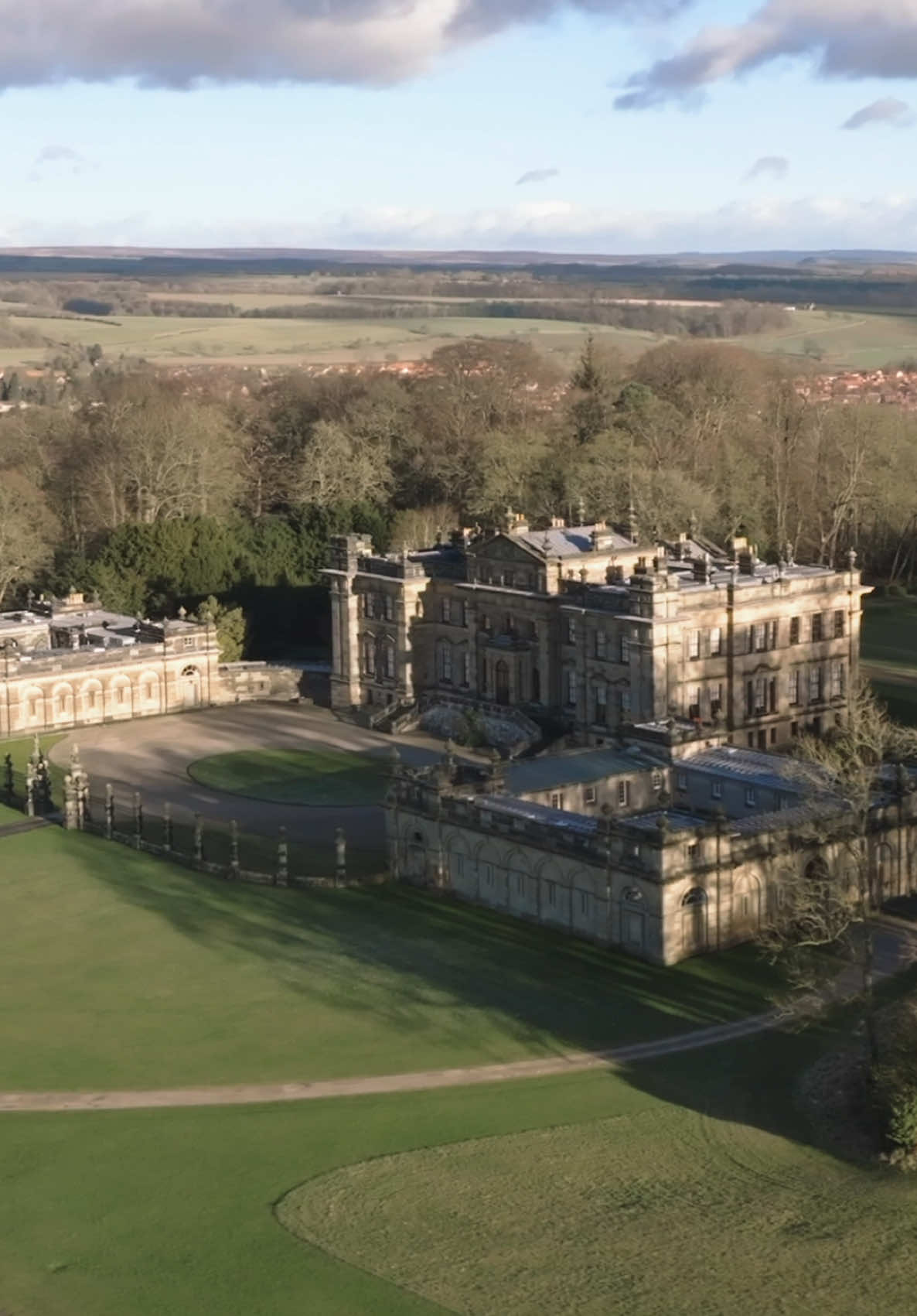 Where is this hidden gem? Wow, just wow 🤩  Duncombe Park, a stunning Baroque country house and estate near Helmsley, North Yorkshire, was built between 1713 and 1730 for Thomas Duncombe. The designs were created by the talented Sir John Vanbrugh, Nicholas Hawksmoor, and William Wakefield. The Duncombe family has been the proud owners of the property, and through marriage, it also became the Feversham family’s home. Sadly, the house suffered a devastating fire in 1879 and remained empty until it was partially restored in the 1890s. The estate boasts beautifully landscaped gardens designed by Charles Bridgeman, later enhanced by the renowned Capability Brown. These gardens feature terraces, woodland walks, and a charming temple. Duncombe Park also houses the Duncombe Park National Nature Reserve, a 450-acre site managed by Natural England. While it’s primarily a private residence, Duncombe Park occasionally opens its doors to the public for special events, guided tours, and weddings. The parkland and gardens are accessible seasonally, so you can enjoy their beauty whenever you like. #countryhouse #yorkshire #england #beautifuldestinations #beautifulview #heritage #historical #hiddengems #mansion #house 