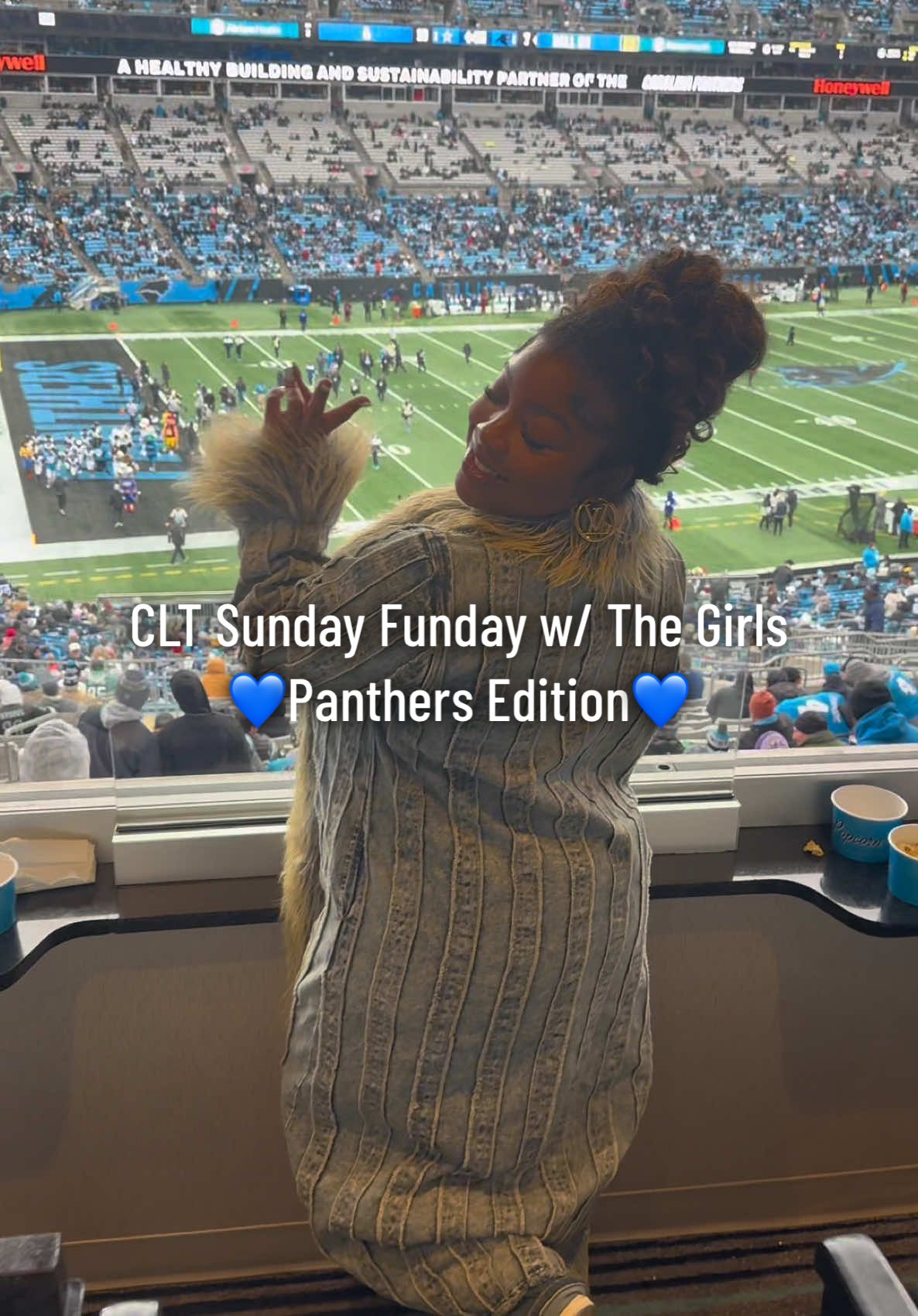 Suite life on a Sunday in the QC 💙 Food, drinks, laughs, and my favorite girls! #GoPanthers🐾  @Michelle🤍 @Morgan Zander @the.ari.ja_ 