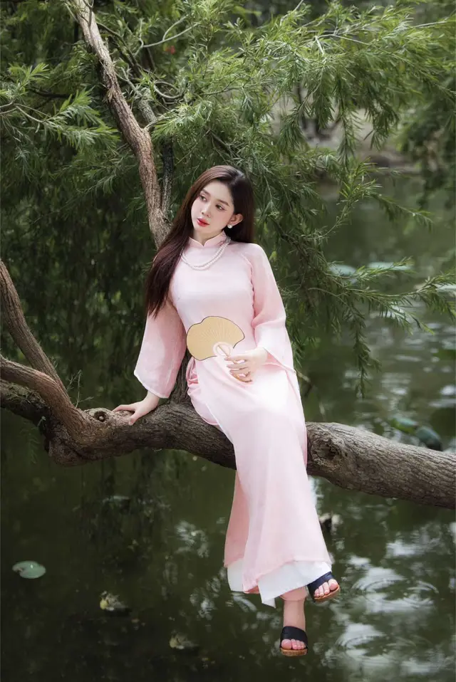 Bộ ảnh áo dài tết đẹp tại Thảo Cầm Viên SG! Nguồn: Nguyễn Đức Tiên Photo #tipchupanh #chupanhtet #aodaitet #yemtet #chupanhaodai #aodai #aodaidep #thueaodai #conceptaodai #chothueaodai   #yemtetdep #chothueyemtet #yem #chupanhaodaitet #chupanhtetdep #chothuetrangphucchupanh #tet2025 #aodaivietnam #xuhuong #viral #Tiemanhaodai360