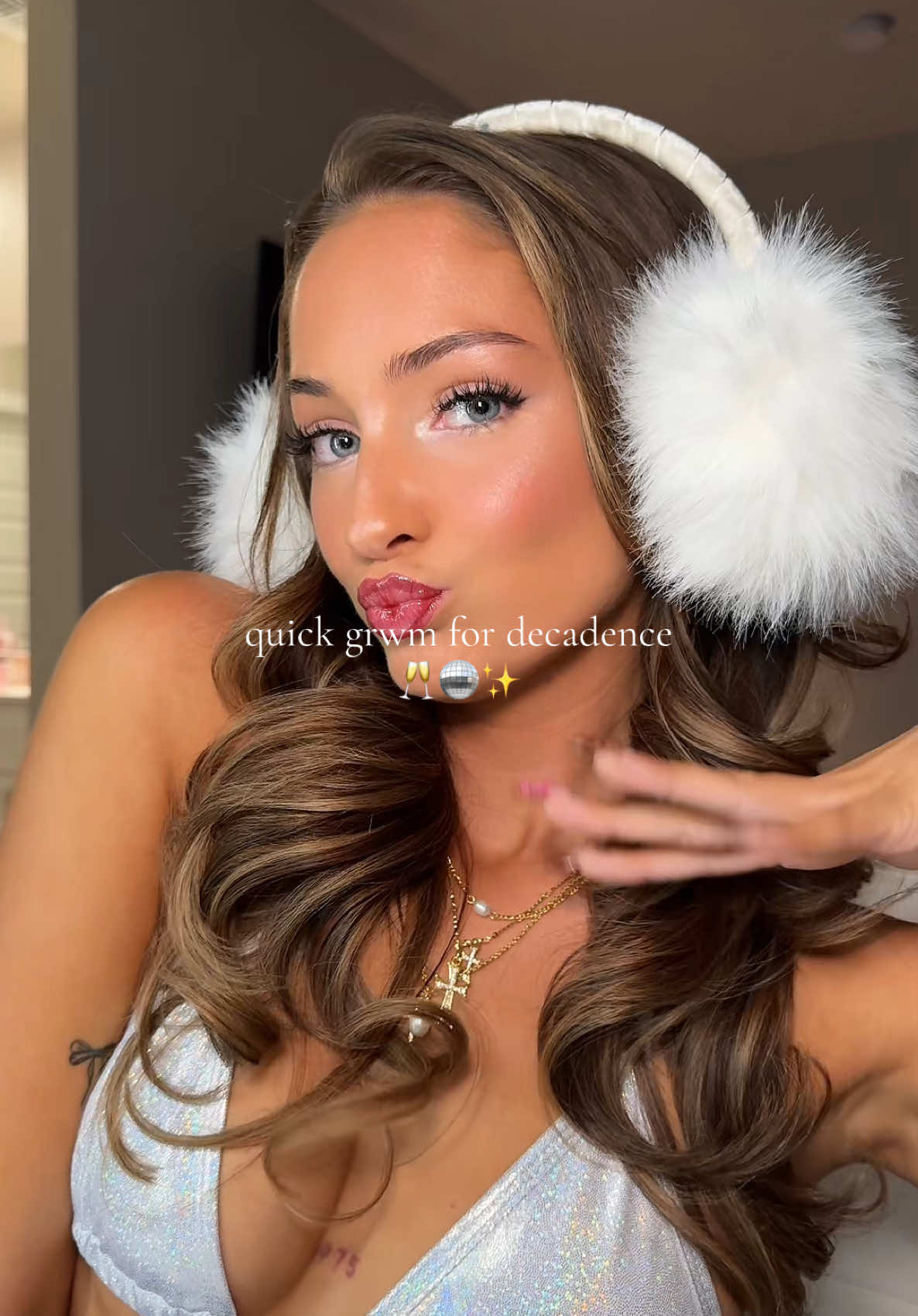🤍🤍  #grwm #quickgrwm #decadenceaz #nye #newyears #makeup #hair #rave #ravegrwm #raveoutfit #decadence #glitter #getreadywithme 