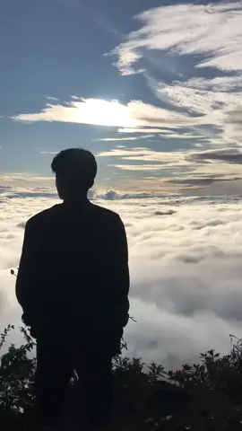 #fyp#pendakigunung #pendakifomo #samudera#burnitelong2624mdpl  hilang dalam sekejap