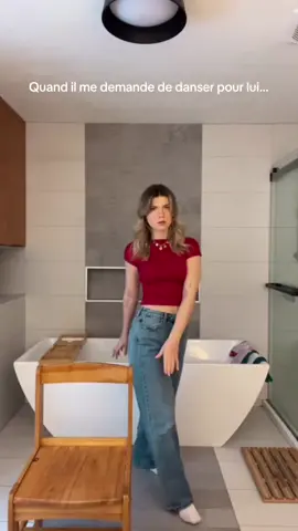 C’était définitivement moi la fille fatiguante dans la cours d’école qui se partait des troupes de danse avec les tounes de Mixmania. #mixmania #mixmania2 #dansedanse #amourpointzero #primaire #nostalgie #nostalgieqc #qc #mtl 