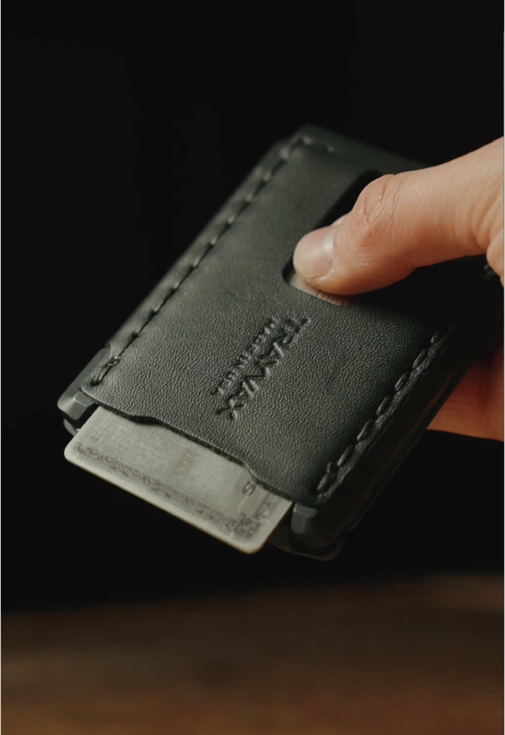 Is this wallet not the most satisfying thing? #edc #menswallet #madeinusa 
