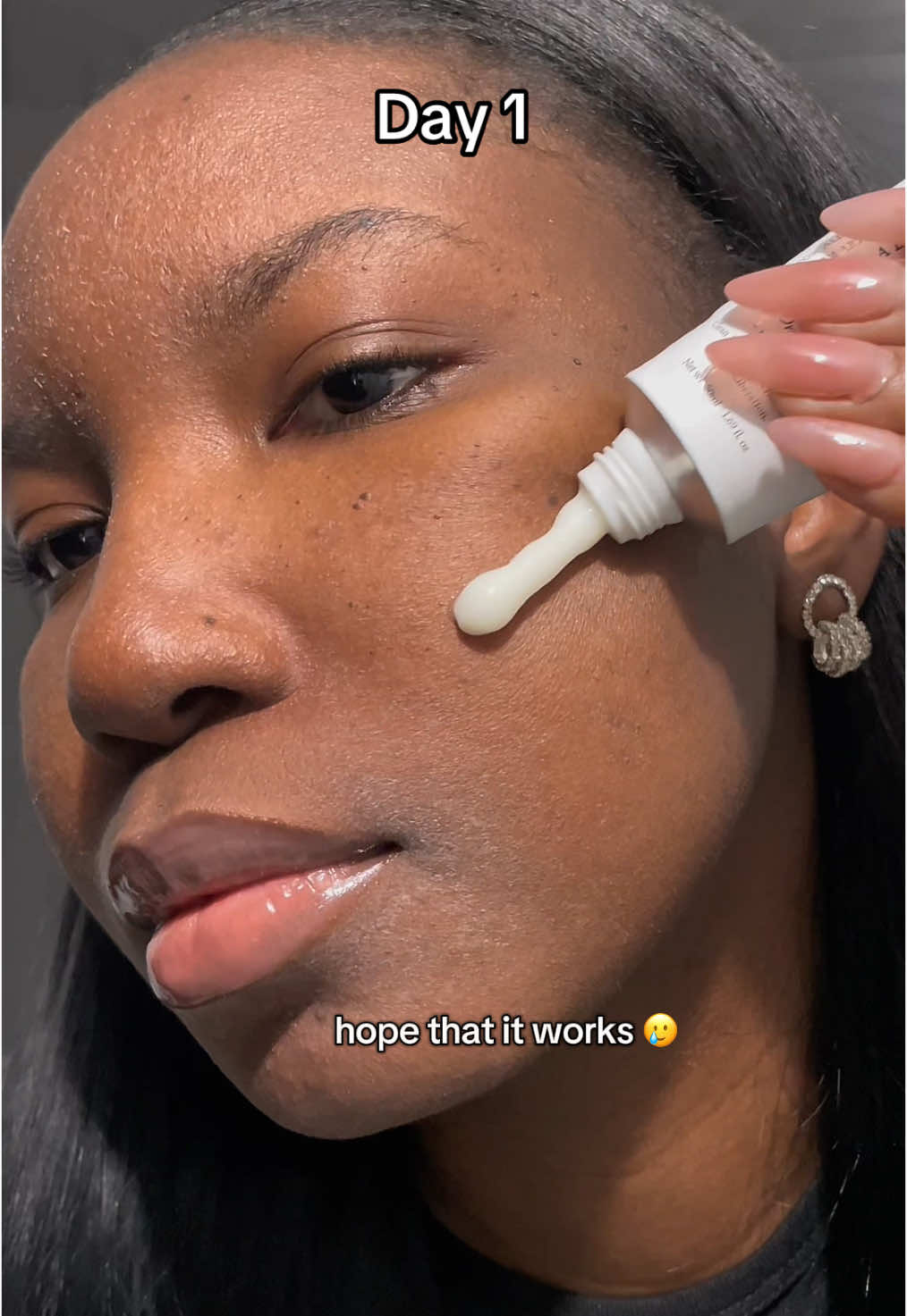 took the time to try it & flaky skin where ? 🤭 love the texture of this @dr.althea_official 345 cream 🤩 #koreanskincare #kbeautyskincare #dralthea #dralthea345cream #skintransformation #creatorsearchinsights 