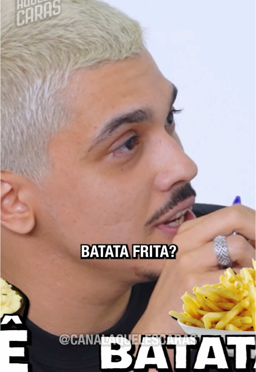 Alguém entendeu??? HAHAHAHAHA 😂😂  . . . . . #canalaquelescaras #aquelescaras #queme #casal #humor #entretenimento #resenha #chico #chicomoedas #beltrão #pigzadaxd #macielkudimel #alvinho #donatello #fy