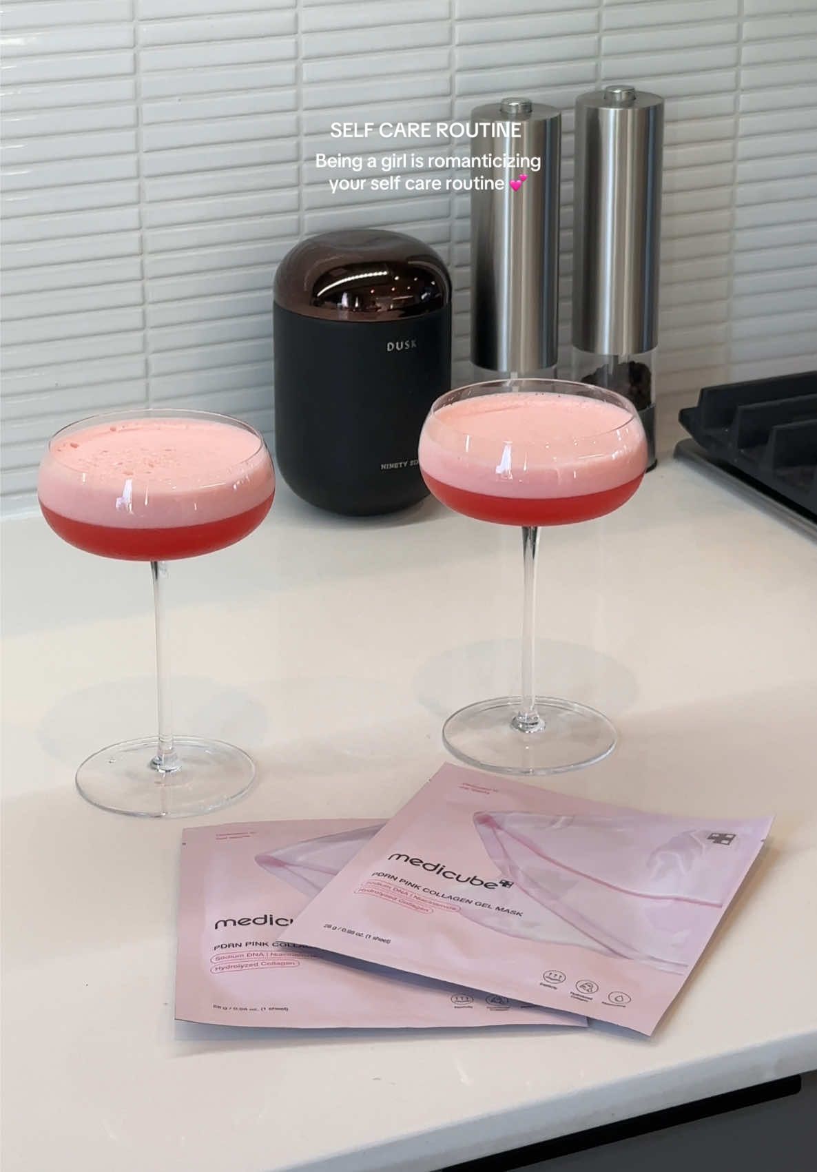 My favorite face mask from @medicube your sign to start at home beauty maintenance 💕 @kyndisha💋 #selflove #selfcareroutine #slefcaretips #akincare #skincaretips #skincareproducts #facemask @Medicube US @Medicube Global 