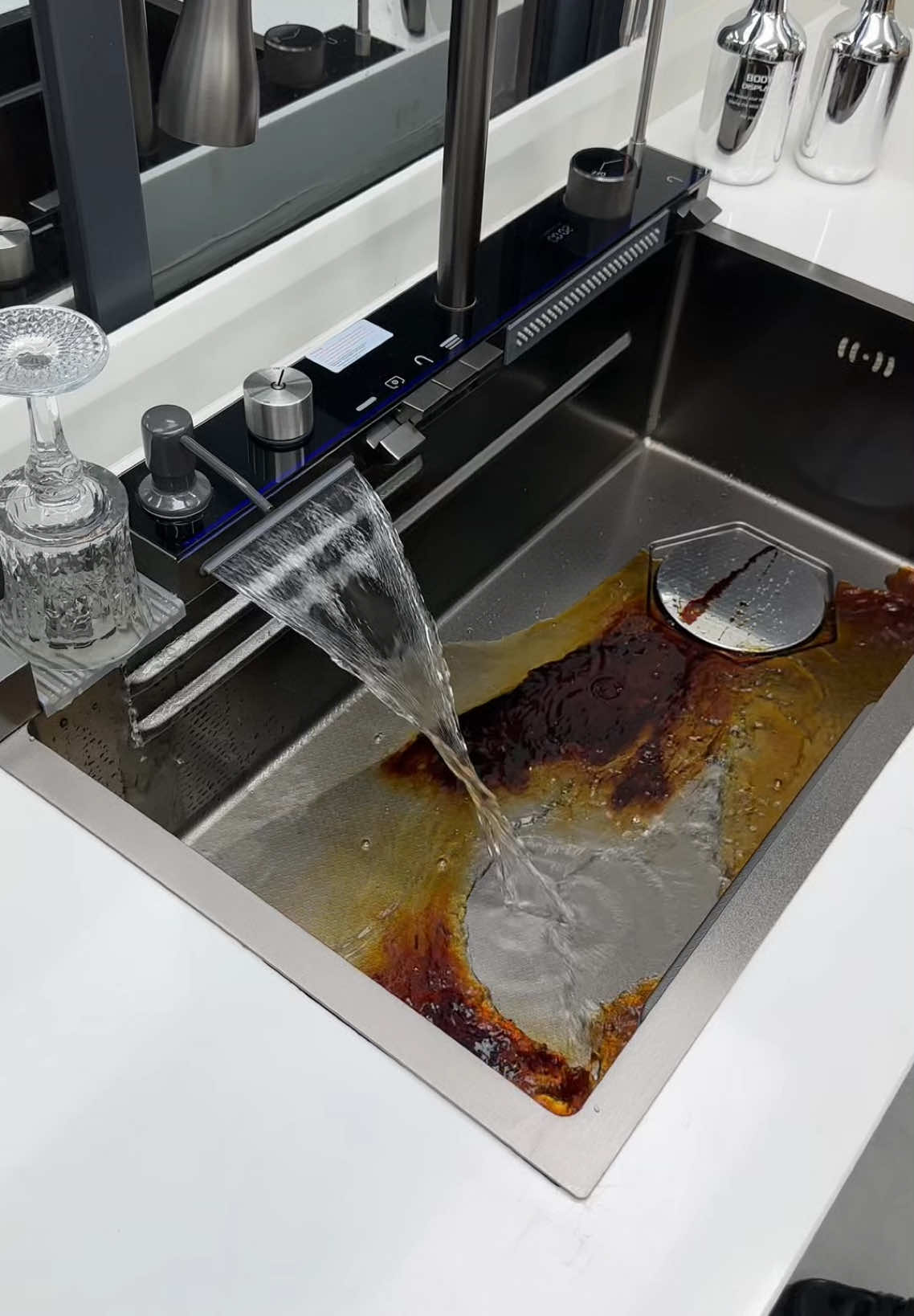 Chậu vòi rửa bát 5 nút phím đàn hót hít nhất hiện nay#chauruachen #chauruabat #chauruabatinox304 #chauruabat1ho #chauruachencaocap#noithat #thietbivesinh #thietbivesinhhcaocap #thietbivesinhgiasi #xuhuong 