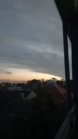 mentahan video pagi hari sunrise yang indah di atas gedung #bahanswmubolo😁 #mentahanvideo #storytime #storywhatsapp #fyppppppppppppppppppppppp #fypシ゚viral🖤tiktok 