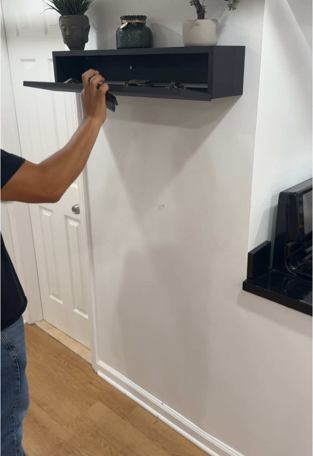 Today I was in my shop and I saw some extra wood laying around so I decided to make a budget friendly custom floating shelf with a hidden compartment … . . #hidden #floatingshelves #shelf #hiddencompartment #wooddesign