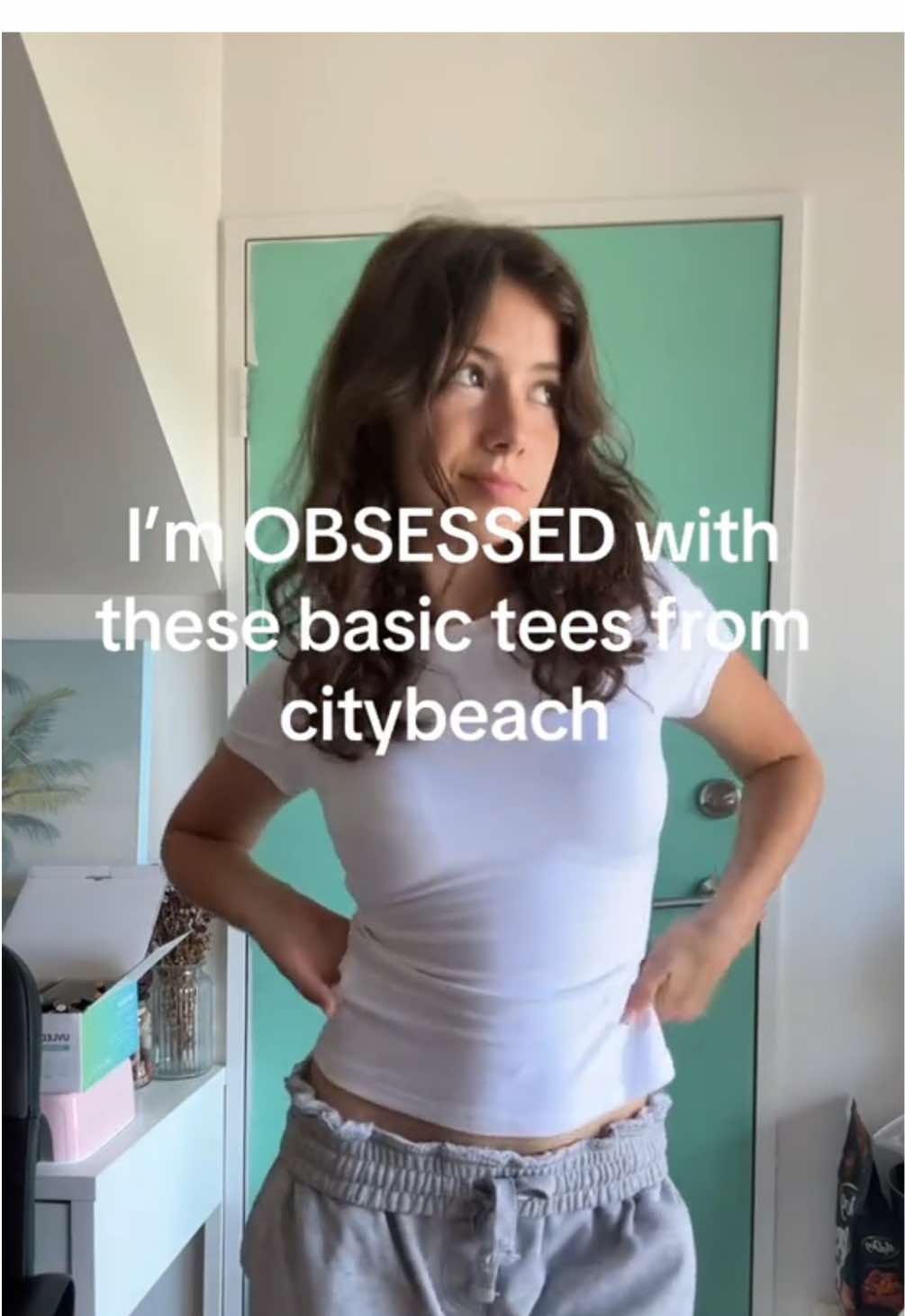 I need more I’ve been wearing the same 2 over and over #OOTD #basictee #fitcheck #outfitideas #obsessed 