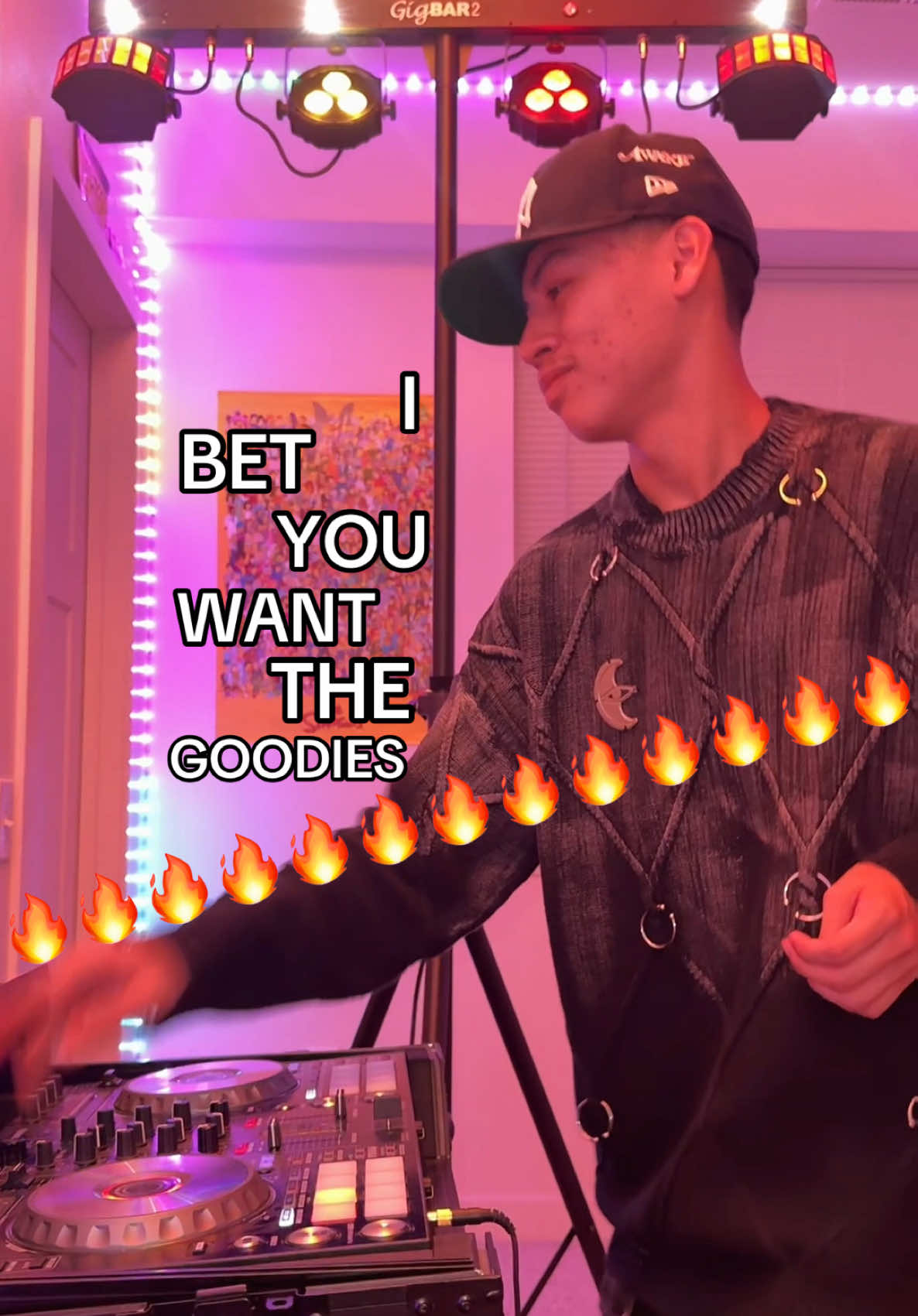 clothes from @Nevstudio Official‼️🙌🏽 #dj #mashup #50cent #ciara #transition #party @Lil Jon @50 Cent @Ciara @Tyga 