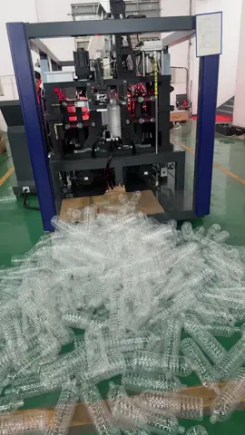 2L Plastic bottles 4-cavity high-speed automatic bottle blowing machine， Fully Automatic PET Blow Molding Machine Manufacturer#bottle #PETmachine #blowingmachine #moulding #preformmould