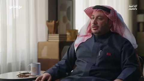 الصراع بين العقل والعاطفة، الكبرياء والحب، وكيف أن المشاعر الصادقة قد تغلب في نهاية المطاف    هي تعبير عن هشاشة الإنسان أمام الحب، وعن قوة العواطف التي تجعلنا نتنازل ونتسامح رغم الألم. #explore #fyp #نزار_قباني #حمود_الصاهود #حمود_الصاهود_بودكسات_شعر_ادب_ادب_عربي 