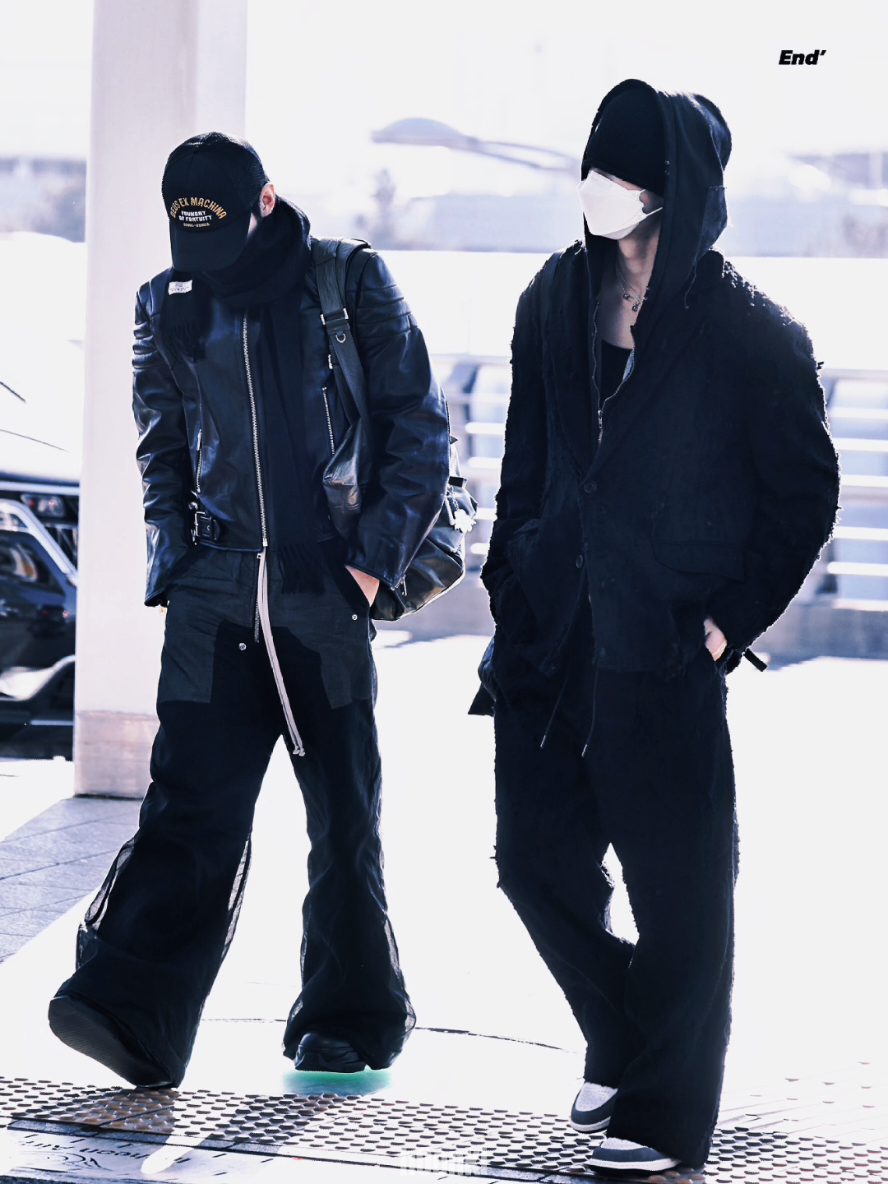 hoonki at the airport today! 🖤 #hoonki #ni_ki #sunghoon #enhypen #enhypenedit #enhypenmembers #fyp #fypシ #fypシ゚viral #foryou #foryoupage #kpop #kpopviral #kpopfyp #kpopers #kpoper #kpopedits #kpopedit #sunghoonenyphen #enhypensunghoon #sunghoonedit #enhypenni_ki #ni_kienhypen #ni_kiedit 