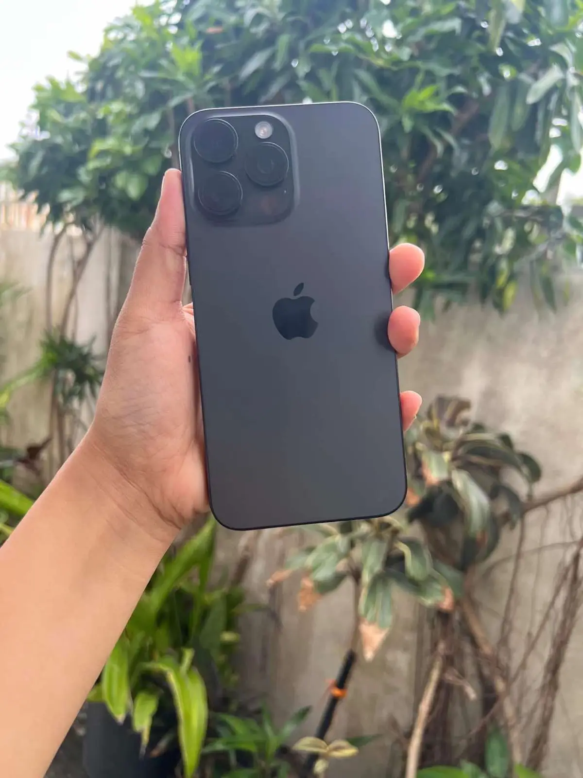 Iphone 15 promax No issue 100% bh all working Truetone display working Face id working