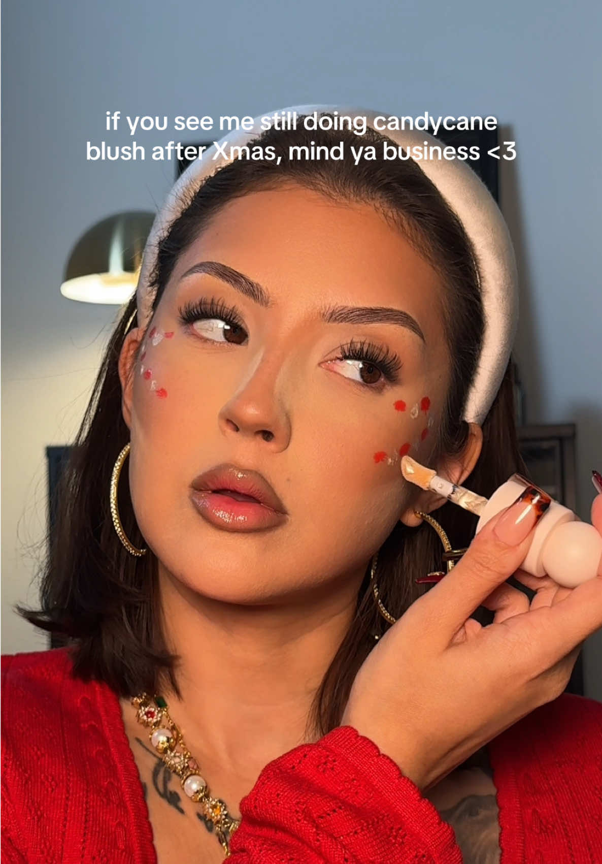 Not giving it up any time soon 🫶🏼 the results are toooo goood #candycaneblush #trendingmakeup #blush #rarebeauty #highlight 