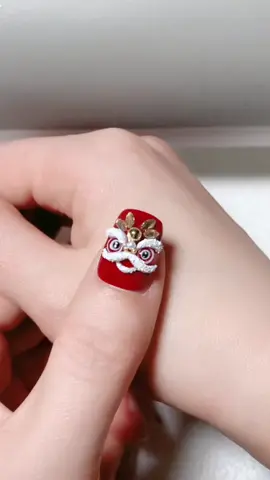 Hướng dẫn nặn đầu lân cho các chị em nè.  Không thích trend gấm Mrnail thì về lại trend đầu lân mọi năm nè.  (Kasi) #hottiktok #nailsart #trend #naildesigns #美甲 #viral #douyin #xiaohongshu #nailxinh #nailtet #tet2025 
