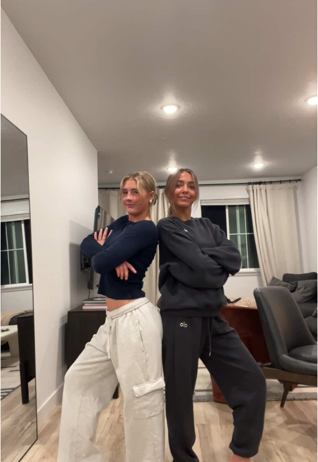 Avery’s foot made an appearance 😛 #utah #dance #tiktokdance #trendingdance #viral #viralvideo #trending #fyp #viraldance #brunomars 