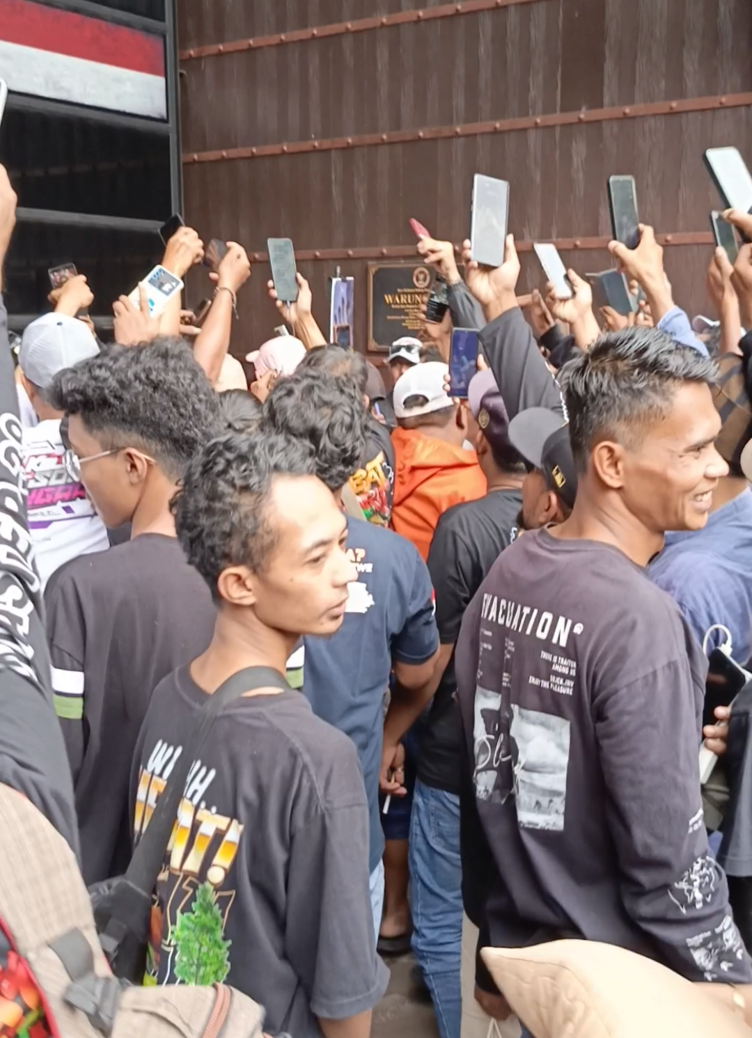 kedatangan ketua @sobaatngaret  #kopdarsobatngarit #sobatngarit #deliwafa #fyp #sobatngaritindonesia🇲🇨 #sobatngaritnusantara🔥🔥 #sobatngaritindonesia #sobatngaret #fauzana #fyppppppppppppppppppppppp 