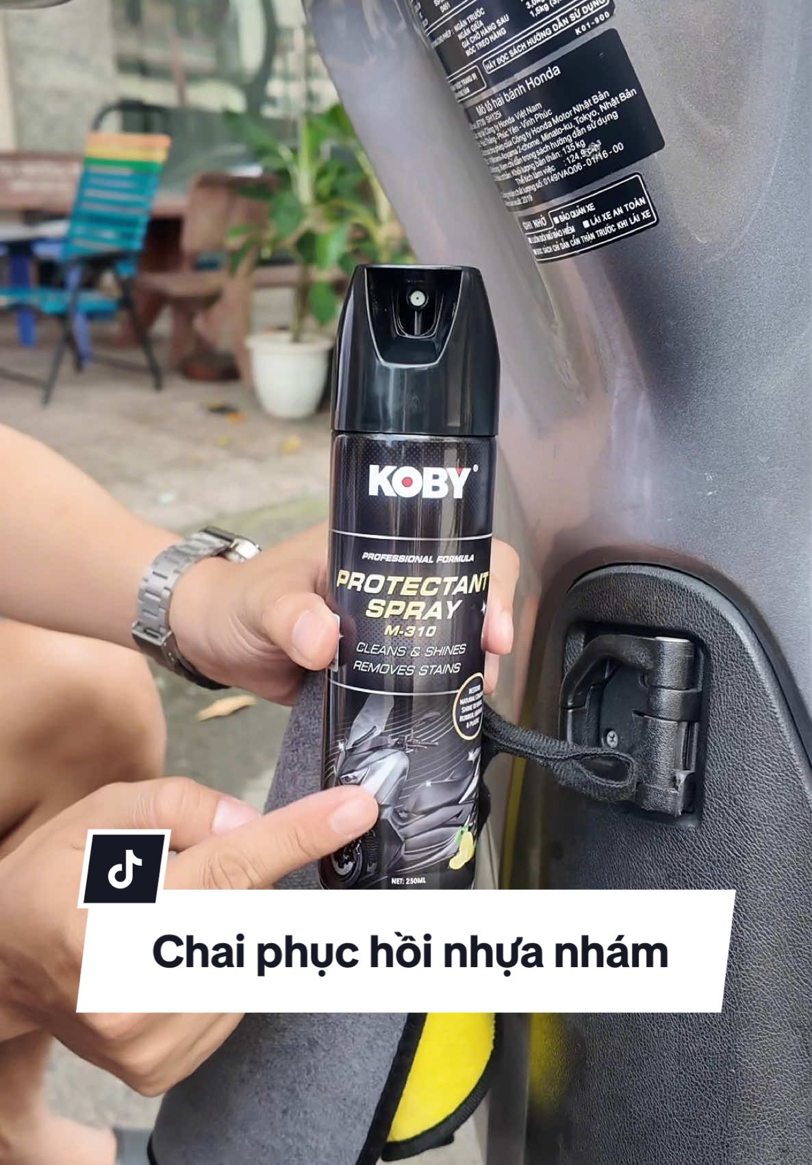 Dưỡng nhựa xe mới lại chơi tết thôi #anhthereview #phukienxemay #phuchoinhuanham #koby 