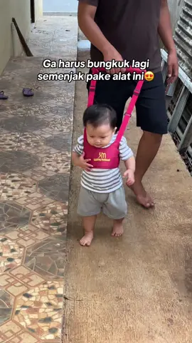 Anti encok club 🤣 #masyaallahtabarakkallah #alatbantujalan #baby #babywalker #babywalking #babywalkingassistance #walkingassistant #littleangel #pelindungbayi 