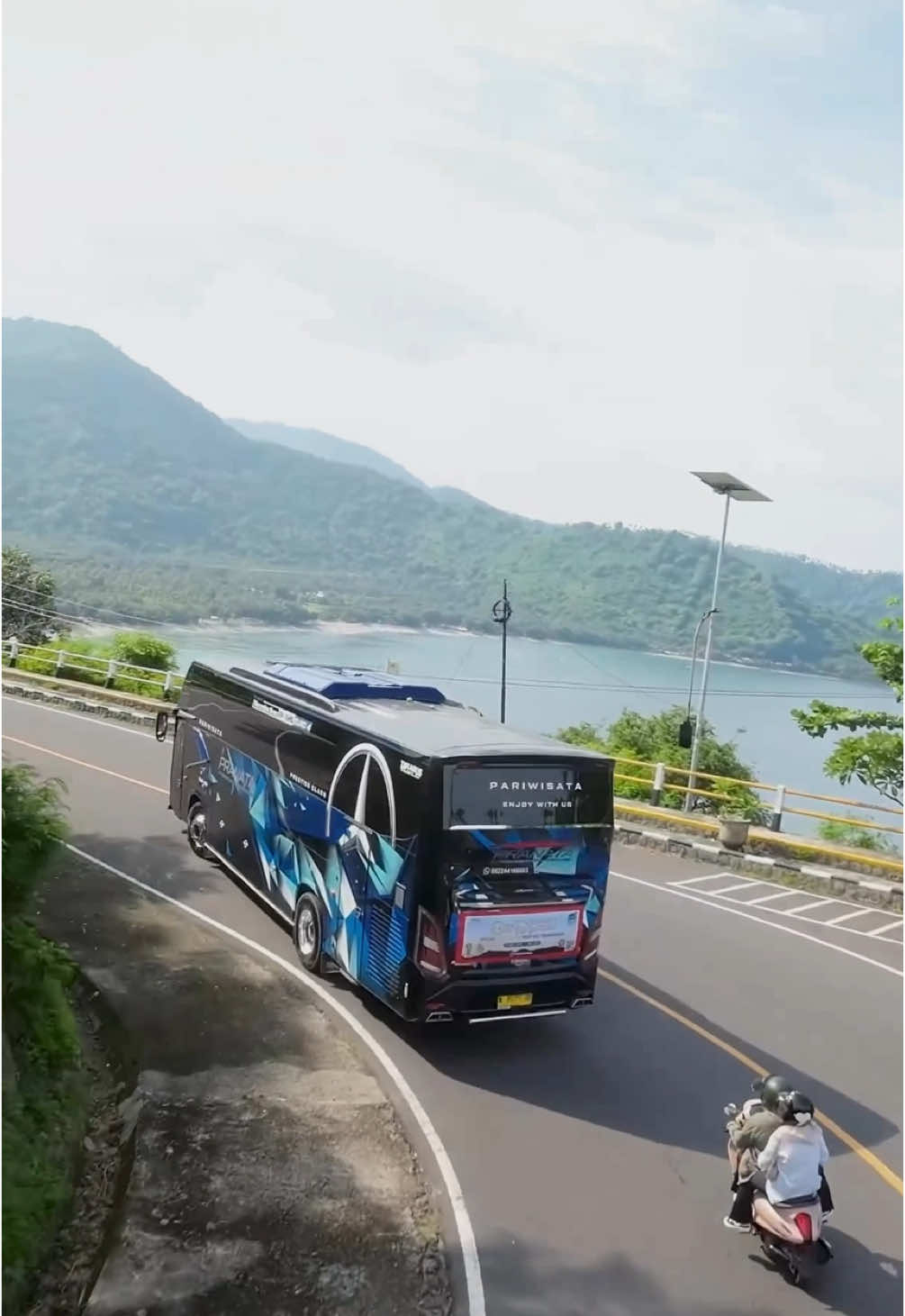 First time avante mbois ke lombok 😍 #pranatatransport #avanteh8 #mercedesbenz1626euro4 #hobimodip #properbus @PRANATA TRANSPORT 