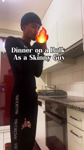 1924 cal 98g protein Yall want the recipe??? #bulking #gym #GymTok #bulk #skinny #SelfImprovement #bulkingmeals #bulkingseason #mealprep #motivation #calisthenics #fyp 