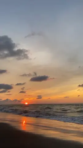 Ketika ingin memperbaiki diri,sepi adalah harga mahal yang harus dibayar...! #fyp #bollywoodsong #hindisong #maineteranaamdilrakhdiya #senjasorehari #quotestory #storytime #foryou 