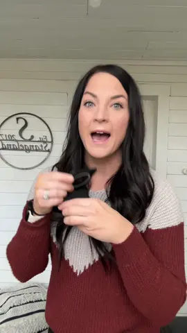 3 in 1 charger makes traveling that much easier. It’s a small compact charger that takes up no room but charges 3 devices! #3in1charger #charger #phonecharger #electronics #compact #travelingmusthaves #travelhacks #momlife #spotlightfinds #tiktokshopnewyearnewaura 