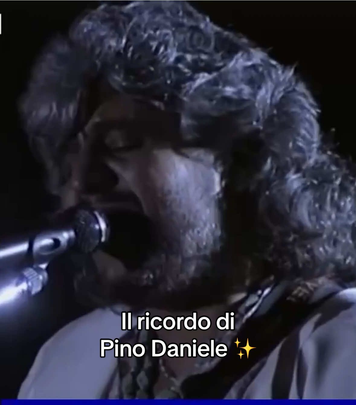 Siamo angeli che cercano un sorriso ✨ Il 4 gennaio del 2015 ci lasciava #PinoDaniele [Grazie a RaiTeche per il video di Pino Daniele con 