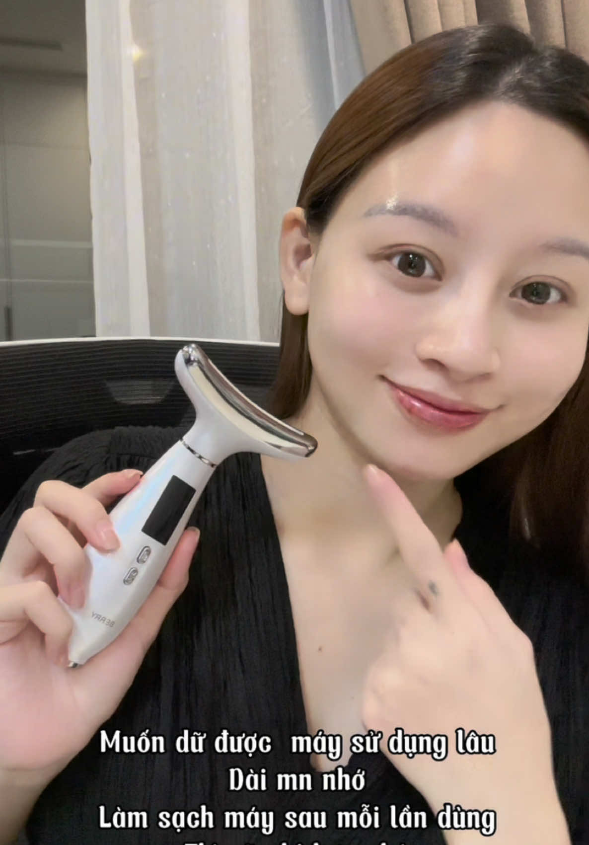 Mê mẩn cái máy này đúng cả tuần nay rồi  Dùng xong Da bóng hơn hẳn nha ce  Máy nâng cơ massage Berry  #xuhuong #fyp #maymassagecamtay #berryvietnam #berry #meso #cangbong #trangda #myphamchinhhang #myphamhanquoc #hanquoc한국 #viral #lamdep #hanvietcouple #cnp #melatonin 