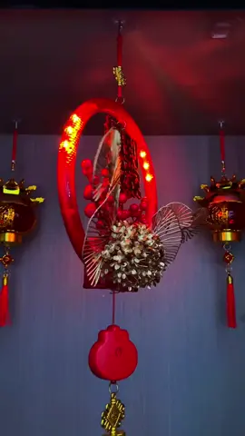 Vòng hoa trang trí Tết có đèn #trangtritet #tet2025 #vonghoatrangtritet #tiktokshoptet #samtetbaovui 