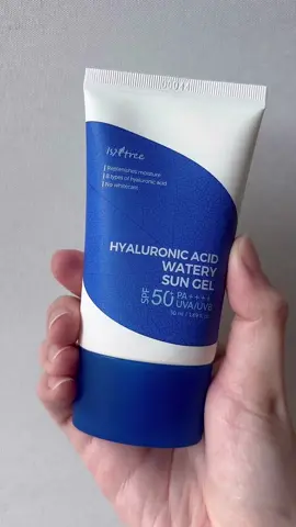 ☀️ Isntree Hyaluronic Acid Watery Sun Gel SPF 50+ PA++++ ☀️  A daily sunscreen that moisturizes like a cream, enriched with 8 types of hyaluronic acids! Main ingredients:  💦 8 types of hyaluronic acid - hydrate 🍁 Astaxanthin - nourish 🌿 Centella asiatica extract - soothing 🌰 Fig fruit extract - moisture  💛 Ceramide - moisture  My review:  I recently received this to try out again after many months~ I remember really liking this, and I still do! It’s a mid chemical sunscreen that hydrates well without being heavy or sticky, and leaves no white cast. Easy to blend and unscented. My skin looks well hydrated! Recommend for all! 5/5 ⭐️  ——— I received this product for free from @Picky Shop: @Picky Shop: @isntree in exchange for my honest review. #pickyreview #gopicky #pickyxisntree #isntree #skincarereview #kbeauty #sungel #sunblock #sunscreen #hyaluronicacid 