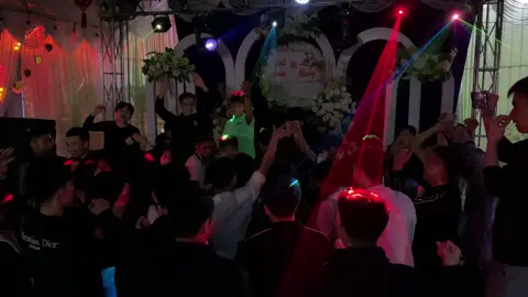 Cháy hết mình cùng cô râu chú rể❤️❤️#nhaydamcuoi 