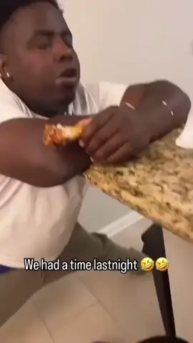 That food hit different when you drunk #explore #toreup #funnyvideos #reelsvideo #viralvideo #wings #chicken 