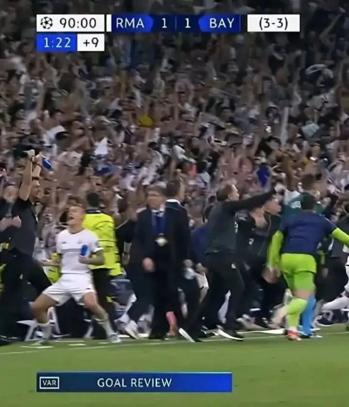 محدش كان عارف وقتها ليه كروس الهادئ احتفل كده الأيام كشفت لينا انها آخر الذكريات مع ريال مدريد #ريال_مدريد #توني_كروس_المهندس🤤❤ 