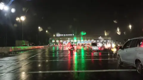 Enak juga breakbeat nya 🎶🎧  #CapCut #breakbeatmusic #pesonamalam #foryourpage #lewatberandafyp #welcome2025 #fypシ゚viral🖤tiktok 