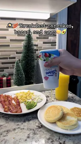 🍳🥓 Breakfast pancakes,  bacon, and eggs🥞🥑 #breakfastideas #ideasdedesayuno #lalechera #baconeggs #pancakes #CapCut #carote #foryoupage #paratii #ticktockshop 