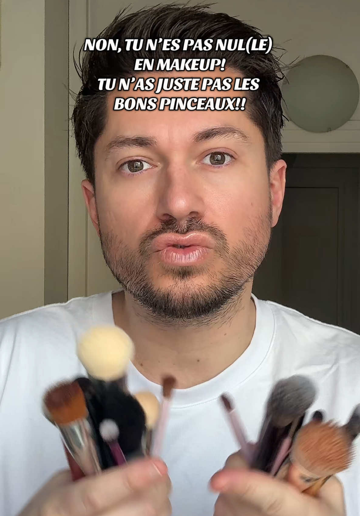 LES PINCEAUX, c’est PRIMORDIAL pour un beau résultat makeup! #makeup #pinceauxmakeup #beauty #pinceauxmaquillage #expertmakeup #tutomakeup 