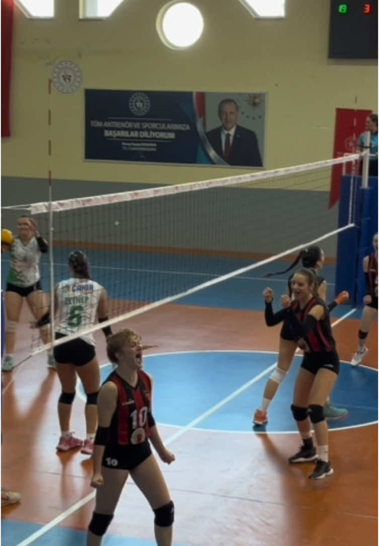 #volleyball #volleyballworld #player #sport #sports #funny #fam #kesfet #videoviral #viral_video #tik_tok #news #new_trending 