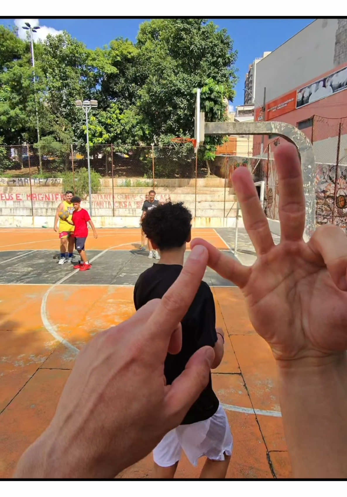 POV: Your MK hooping in Brazil😂 #basketball #streetball #brazil 