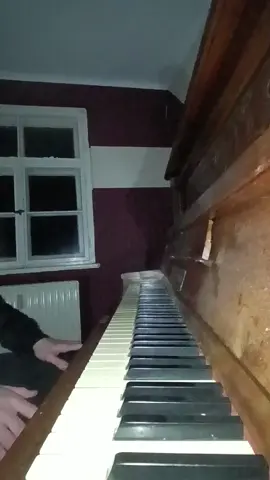 #outoftunepiano #fypp #lostplace #abandonedplaces #piano #abandoned #olddoll 