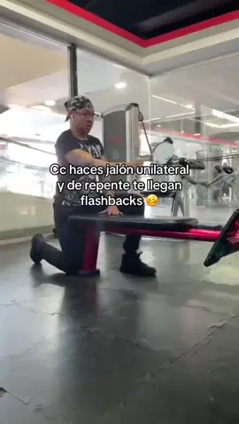 Hasta desconcentran 🥴  #gym #fyp #parati #fypp #humor #gymrat #paratiiiiiiiiiiiiiiiiiiiiiiiiiiiiiii 