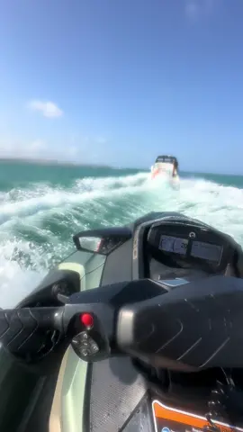 ✌🏻☀️🏖️ #verão #2025 #veron #jetski #praia #lancha #jetskivideos 