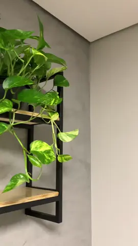 Prateleira Suspensa!! #prateleirasuspensa #prateleiras #prateleira #moveisindustriais #seguidores #marcenaria #serralheria #entretenimiento #capcutmaster #tiktokviral #viralvideos 