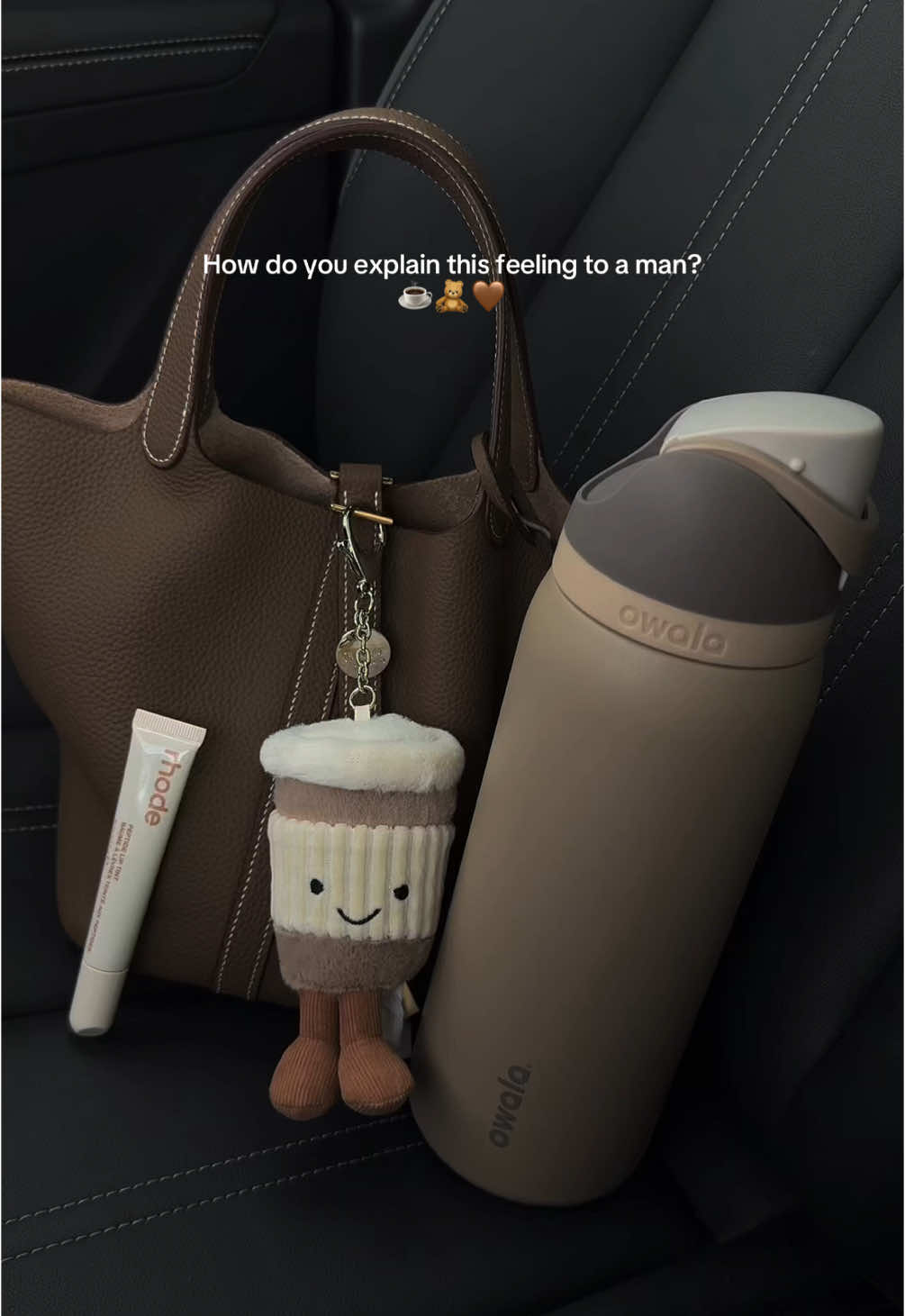 Just a barista and her cutesie coffee keychain🥹🤎 @Jellycat @rhode skin @owalalife  #keychain #purse #decor #brown #beige #matching #jellycat #jellycats #rhode #cinamonroll #owala #owalawaterbottle #imjustagirl #girls #girly #girlytok #girlythings #fyp #paratii #paratipage #foryoupage #foryourpage #cafe #cafecito #coffee #coffeetiktok #coffeetok #coffeelover #whatsinmybag #whatsinmypurse #cutesie 
