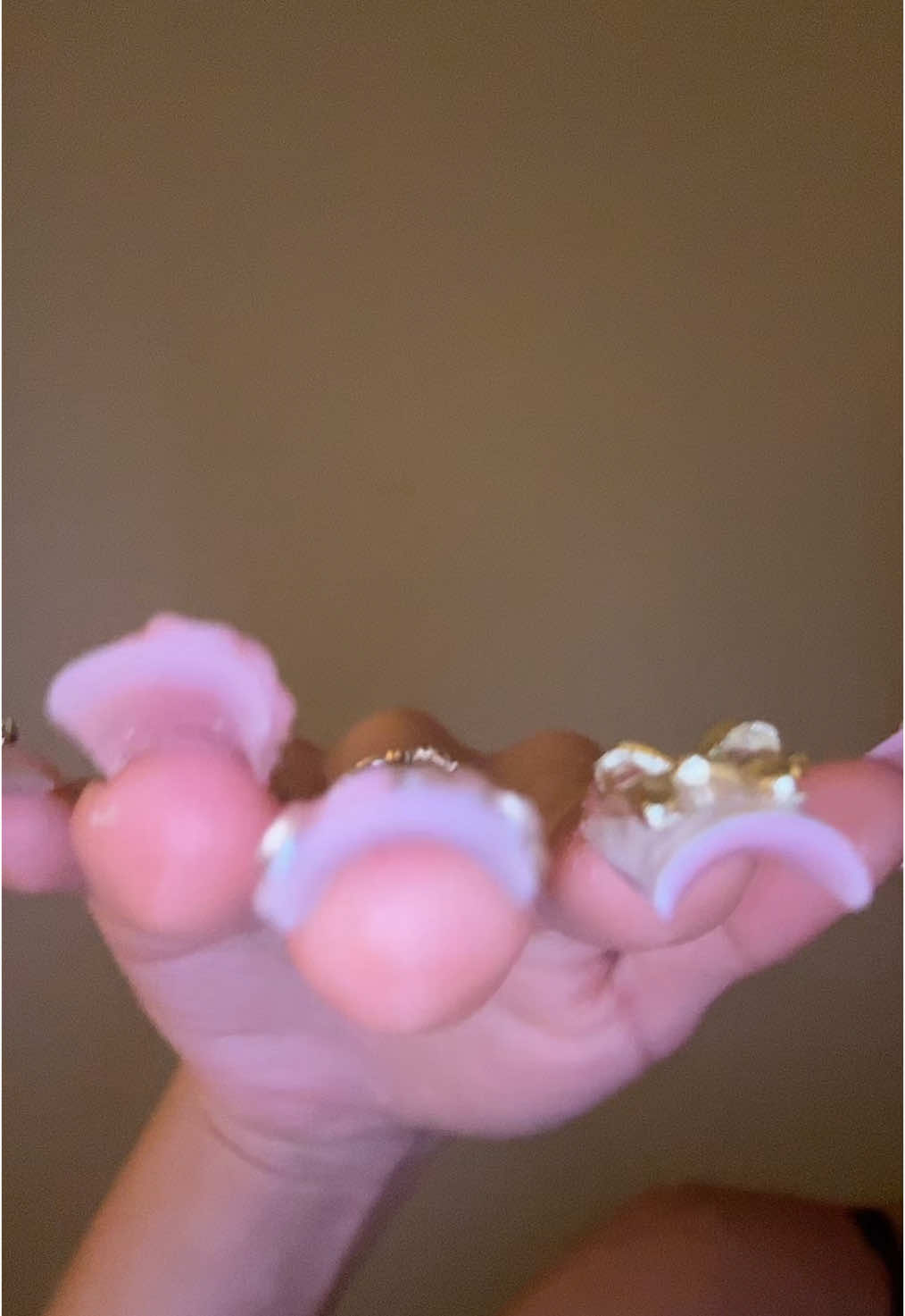 Loveee🎀#nails #fyp #newset #gold #pink #trend 