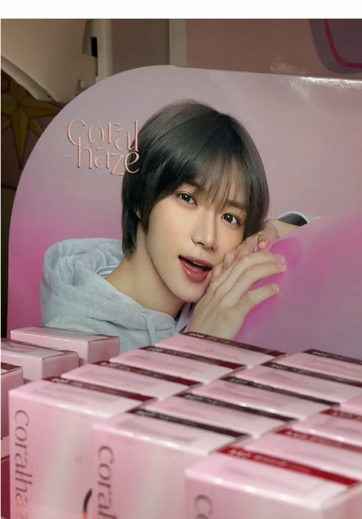 my man with the girlypops in the make up aisle #txt #beomgyu #tomorrow_x_together 